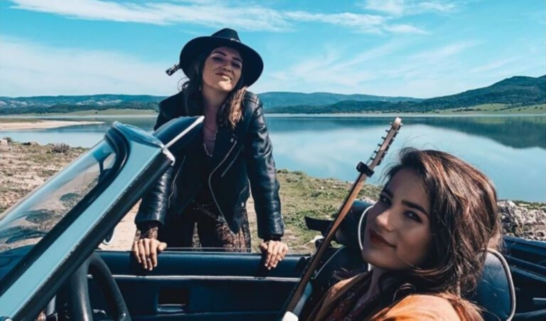 Julia Medina publica el videoclip de su nuevo single ‘No Me Despedí’ junto a Carmen Boza