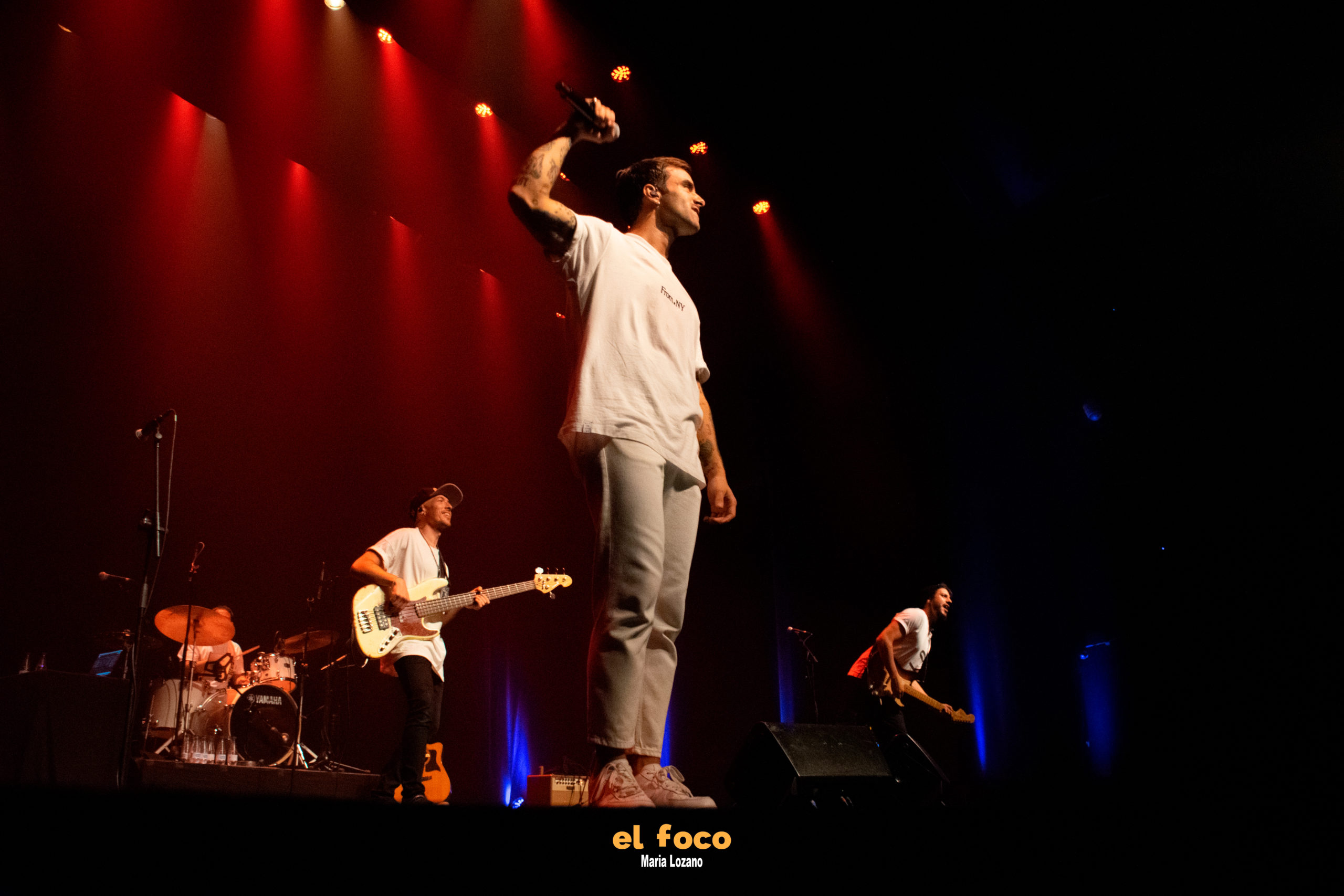 Álvaro de Luna y su banda durante su concierto en Valencia. Autora: Maria Lozano (@chroniclesofalife).