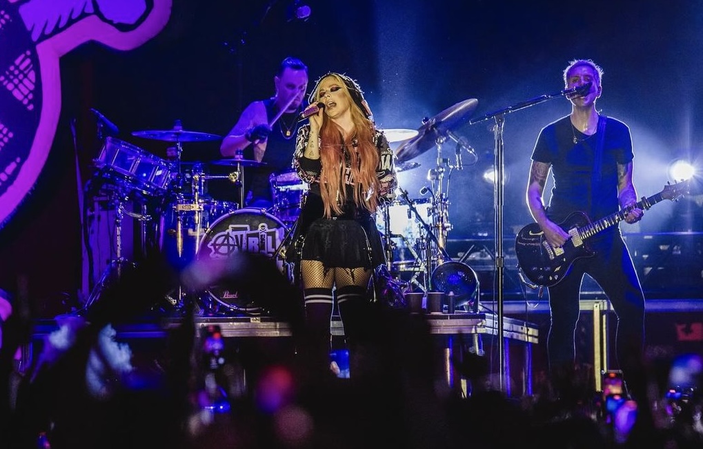 Avril Lavigne cantando en el Festival Cruïlla de Barcelona / Fuente: @cruillafestival (Instagram)