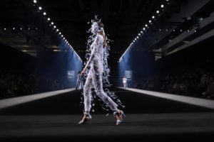 Madrid se prepara para su gran cita con la moda: fechas, diseñadores y tendencias que marcarán 2026