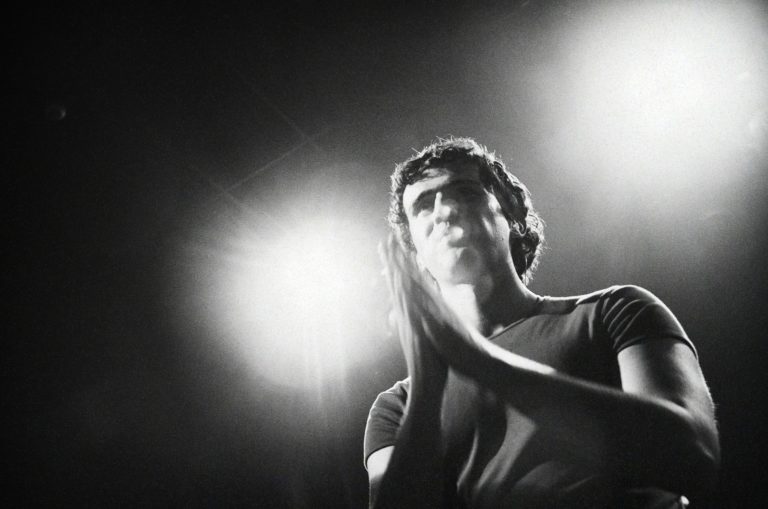 La melancolía en ‘Mi’ mayor: pablopablo convierte la Sala Apolo en un refugio emocional