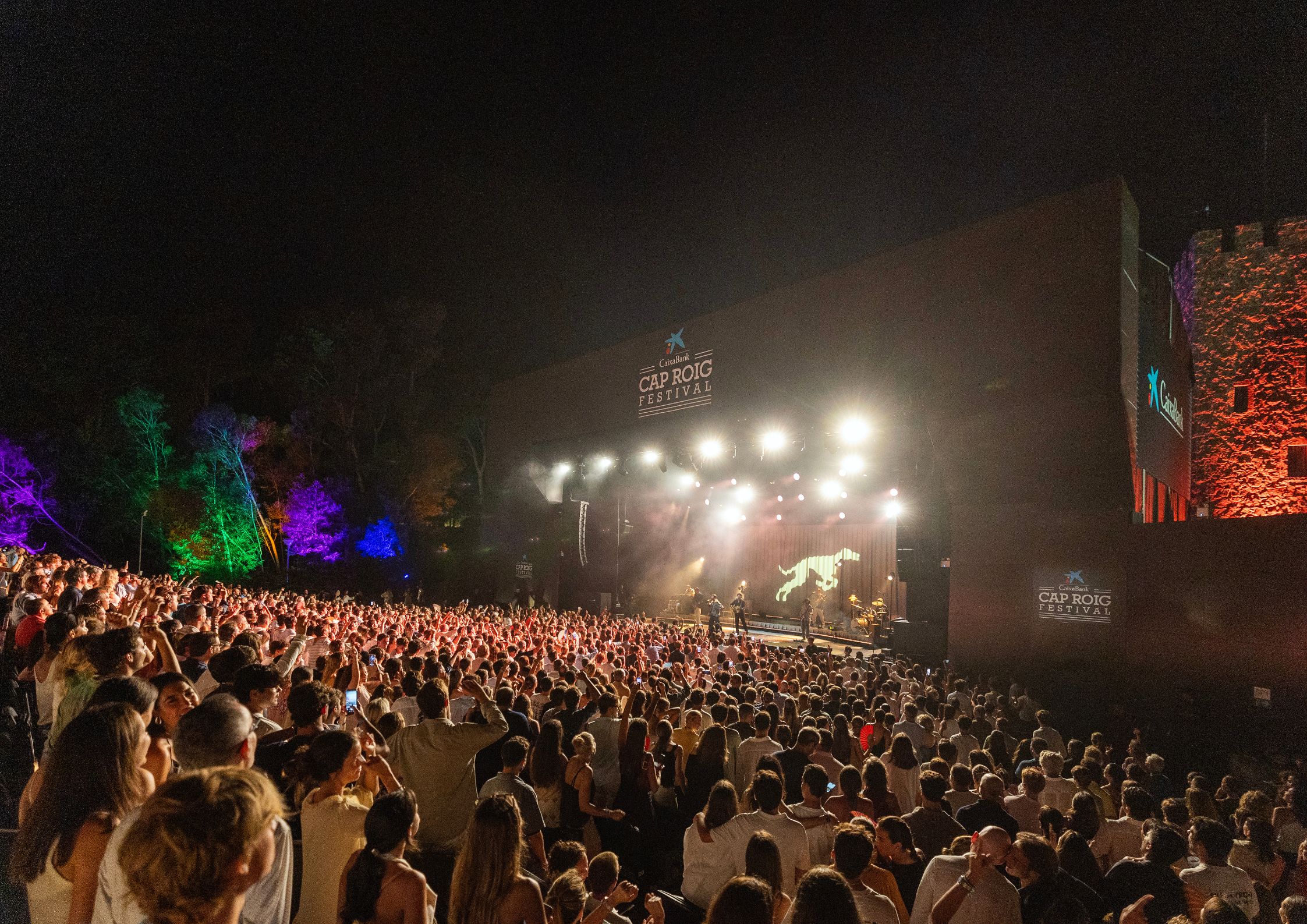 Fotografía de Tabuerete en el Cap Roig Festival de Calella De Palafrugell / Fuente: Calleja De Palafrugell (Clipper's Music Group).