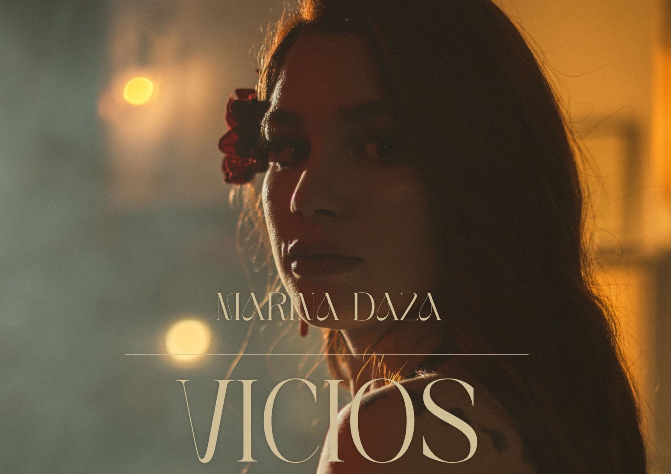 Marina Daza posando para la portada de su último single "Vicios"