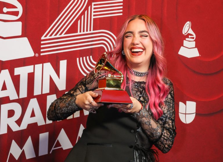 Te contamos todo sobre Ela Taubert: la ganadora del Latin Grammy 2024 a Mejor Nuevo Artista