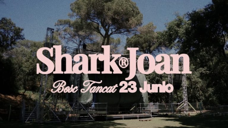 SHARK JOAN revienta la verbena: música, naturaleza y peluches en la fiesta de Sant Joan más grande de Cataluña