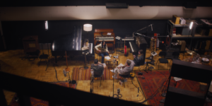 Carín León y Kacey Musgraves sorprenden con el dueto “Lost in Translation”