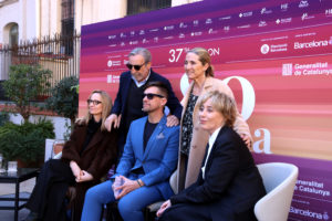 El Port Vell se transforma en el epicentro de la moda con una 080 que mira al mundo