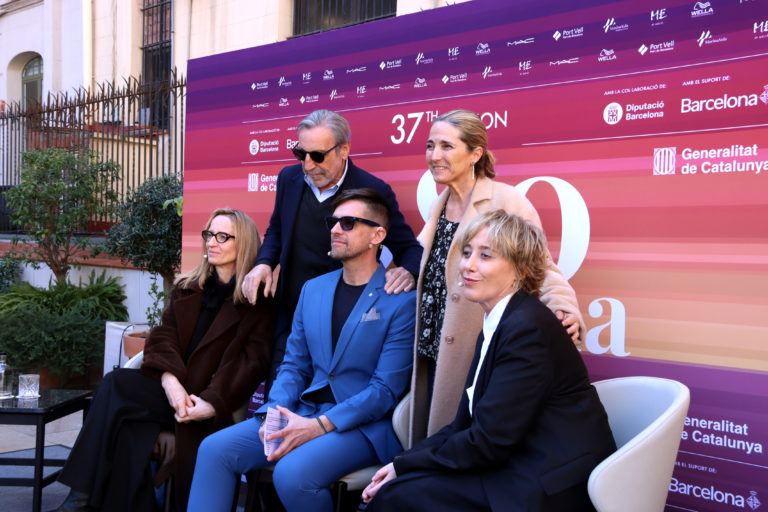 El Port Vell se transforma en el epicentro de la moda con una 080 que mira al mundo