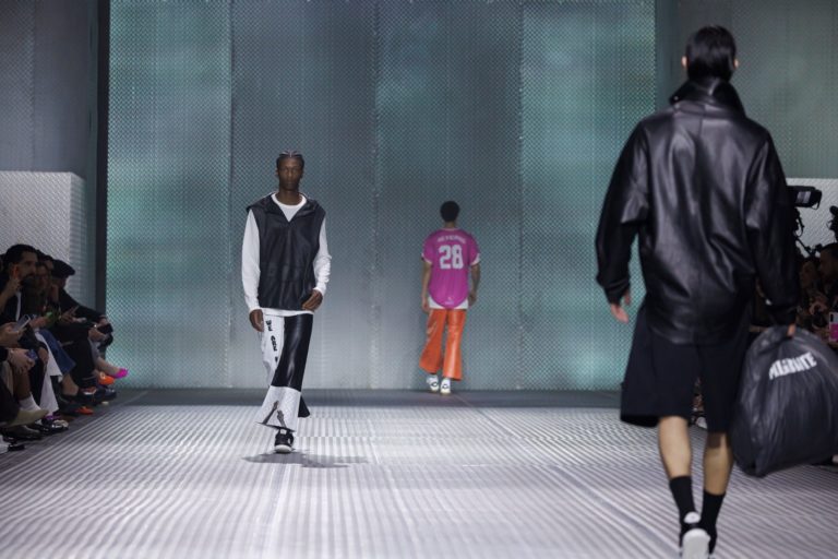 Cuando la moda deja de ser escaparate y se convierte en discurso