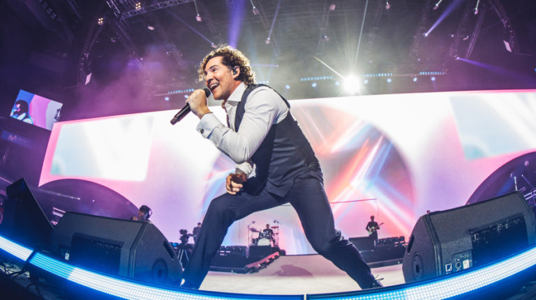 Bisbal revive el clásico eterno “Vivir así es morir de amor” y se viste de crooner en su nueva apuesta musical
