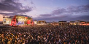 El festival Cruïlla 2026 equilibra la vanguardia pop y la nostalgia de los noventa